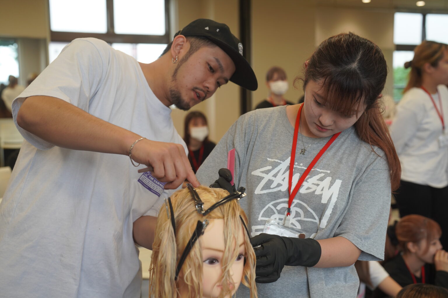 ハリウッドワールド美容専門学校スライダー
