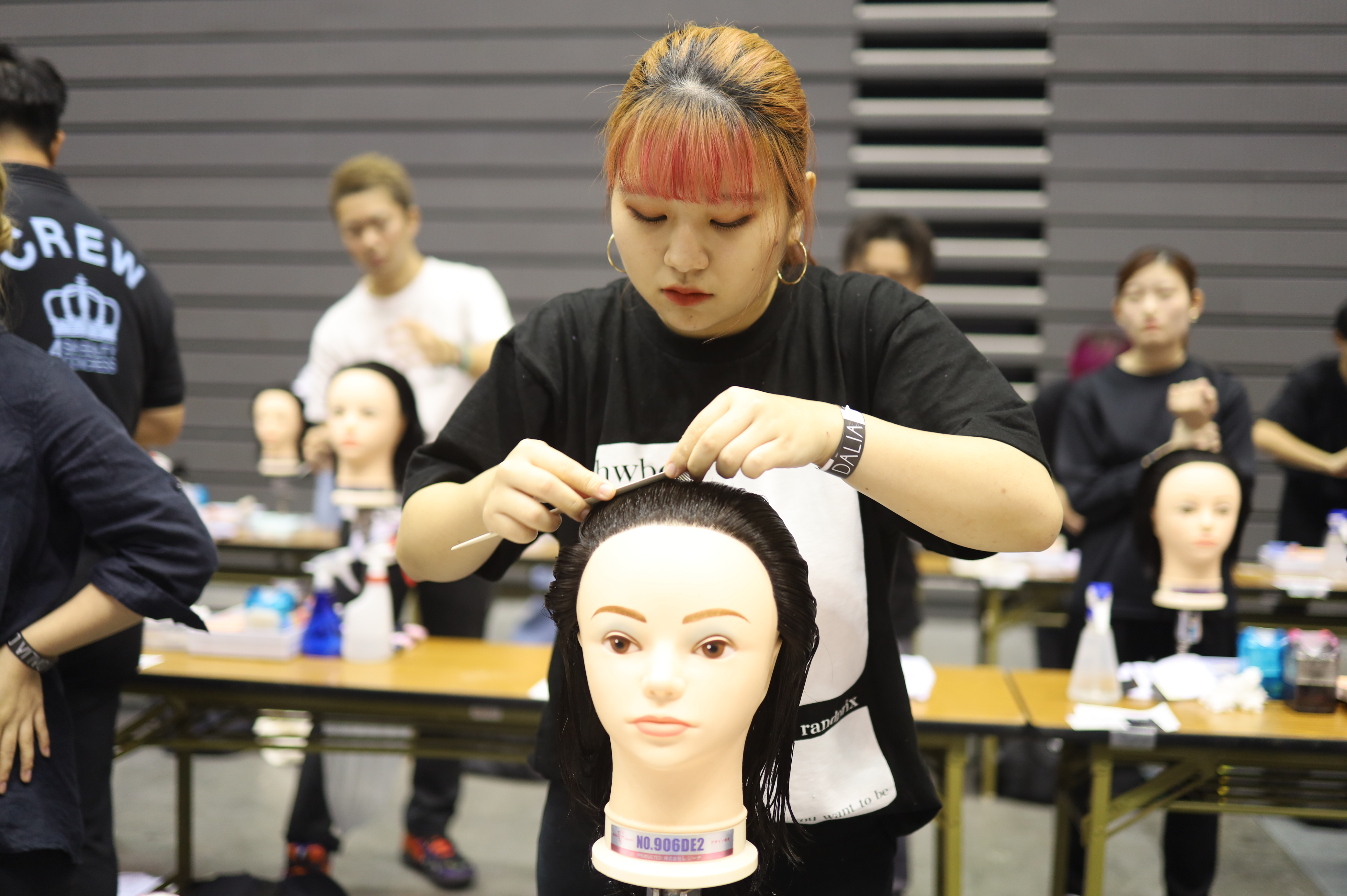 ハリウッドワールド美容専門学校スライダー